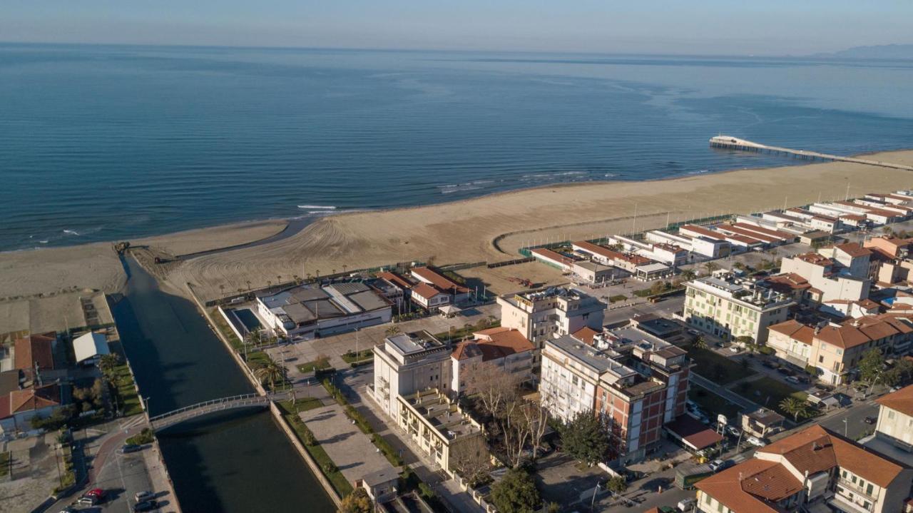 "Libeccio Apartment" Con Garage Privato E Fronte Mare Lido di Camaiore Exterior photo